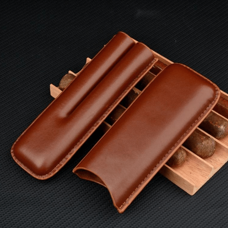 Etui à cigares en cuir avec décor