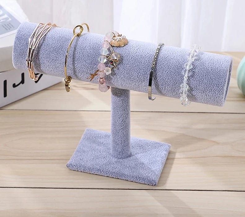 Porte bracelet en velours gris avec décor